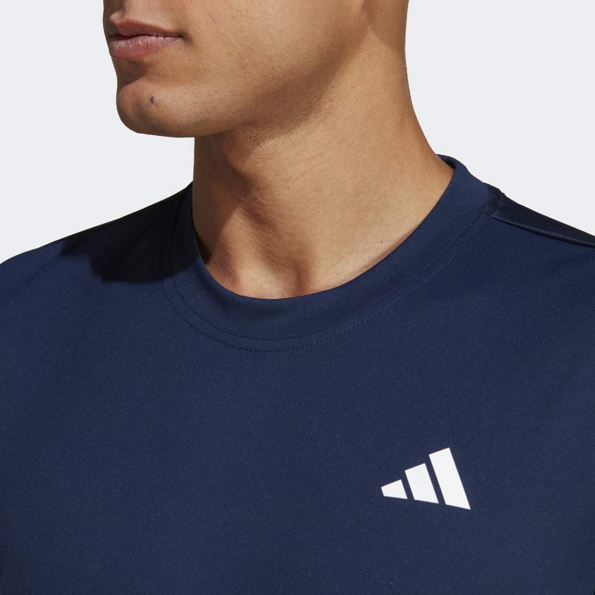 Adidas T-shirt de Ténis Club. 6