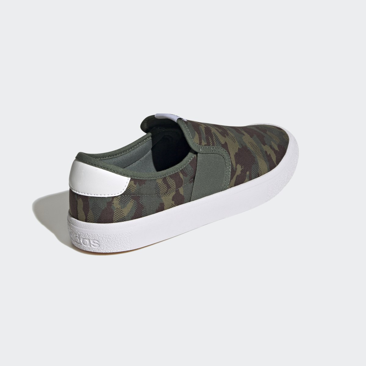 Adidas VULCRAID3R SLIP ON. 6