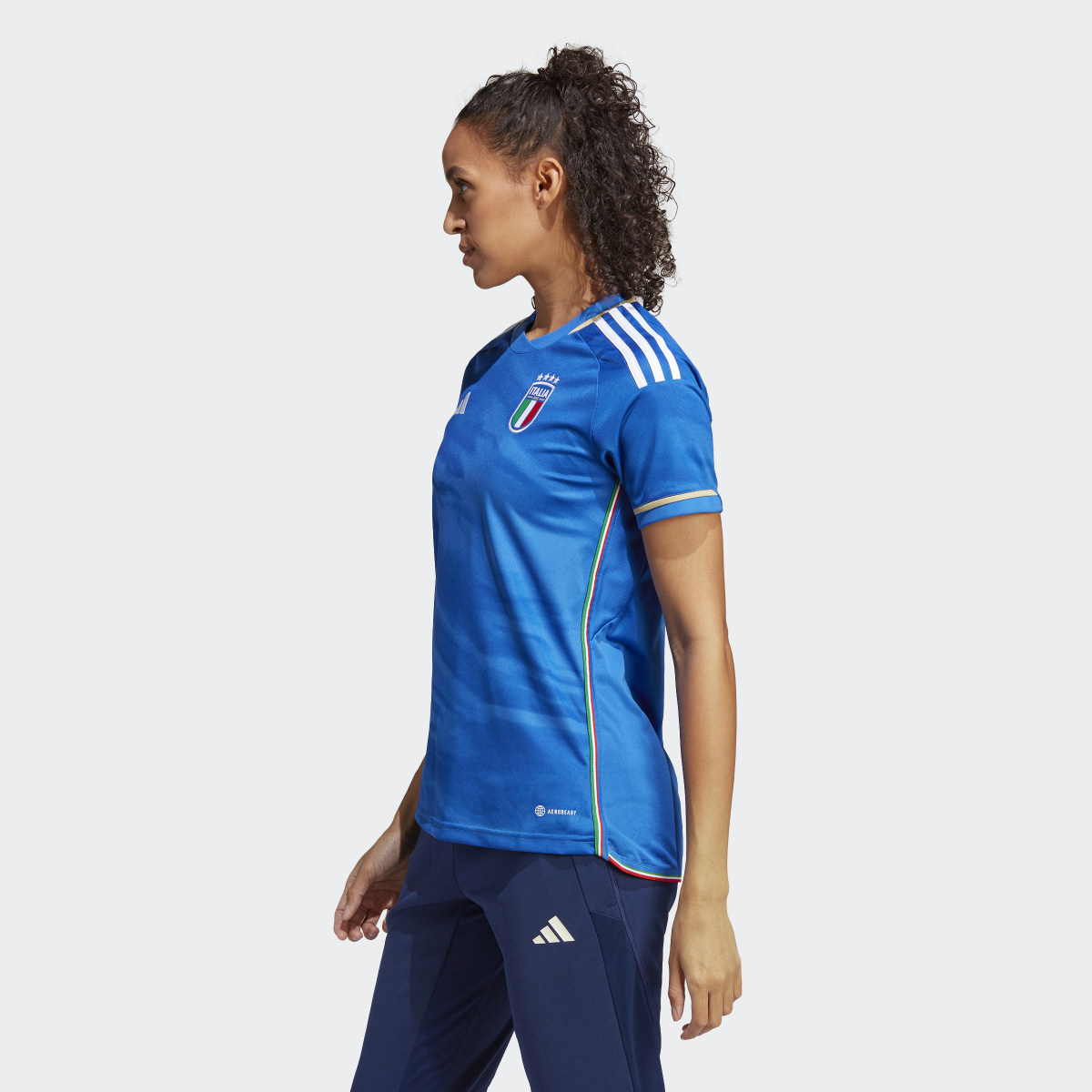 Adidas Italien 23 Heimtrikot. 4