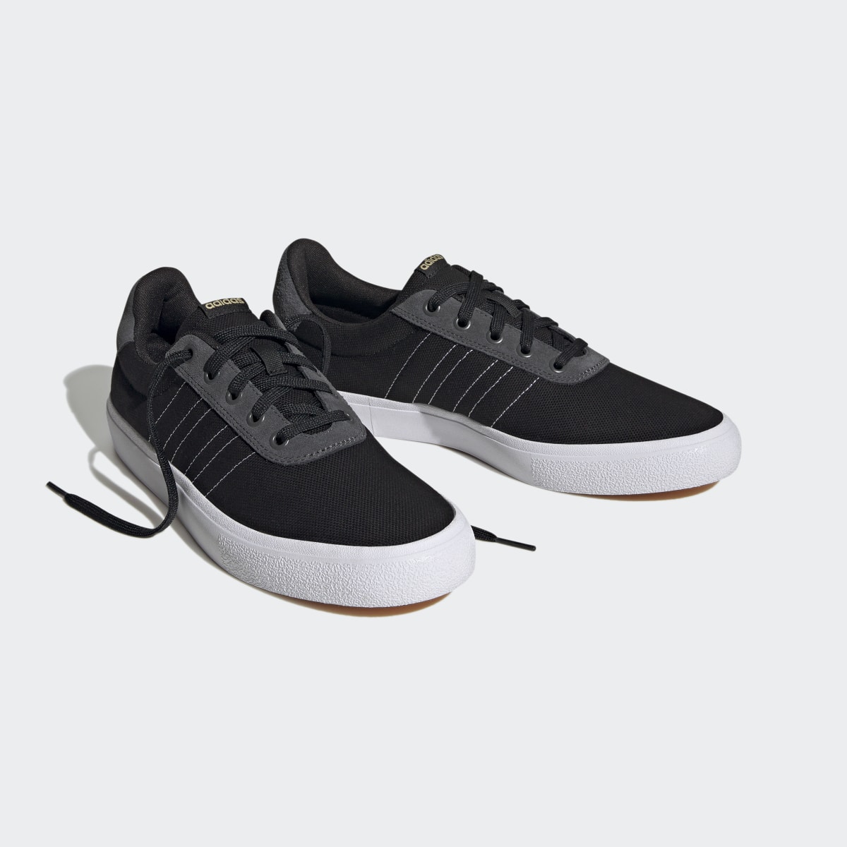 Adidas Scarpe Vulc Raid3r 3-Stripes. 5