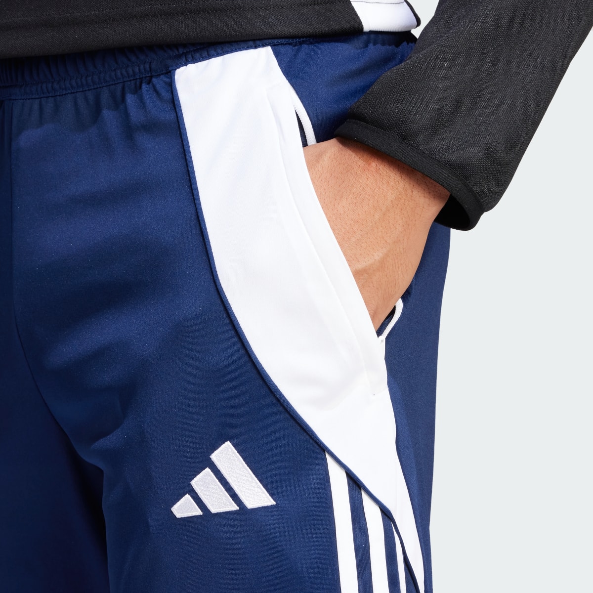 Adidas Pantalón 3/4 Tiro 24. 6