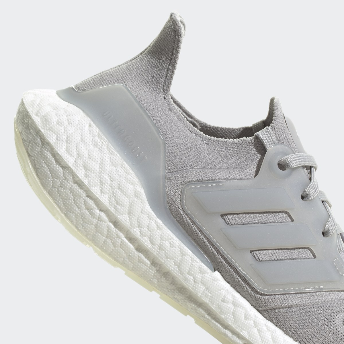 Adidas ULTRABOOST 22 SAPATILHAS. 10