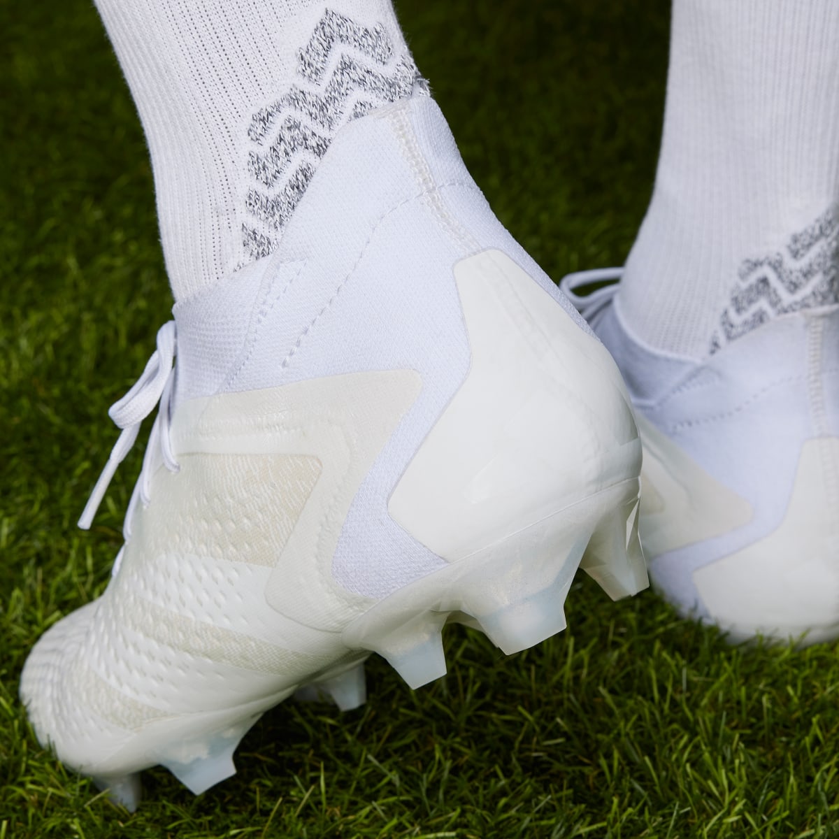 Adidas Botas de Futebol Predator Accuracy.1 – Piso Firme. 8