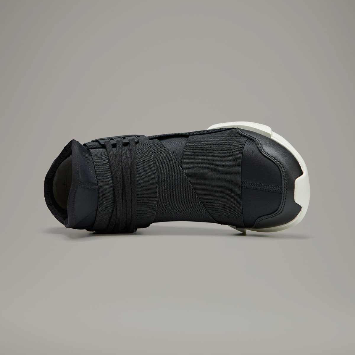 Adidas Qasa Y-3. 4