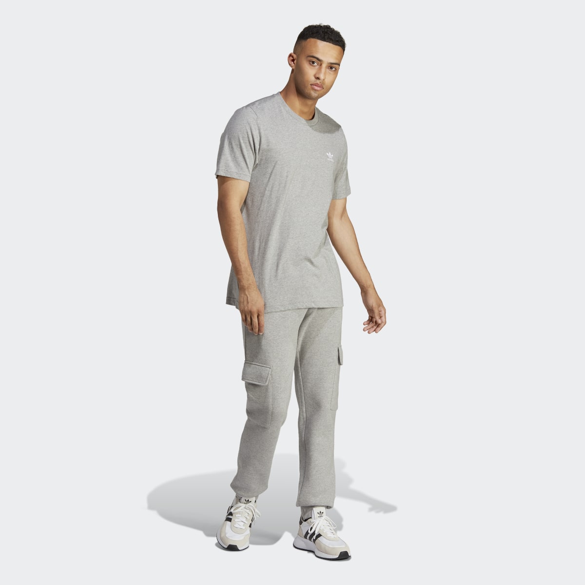 Adidas Pantalón Trefoil Essentials Cargo. 4