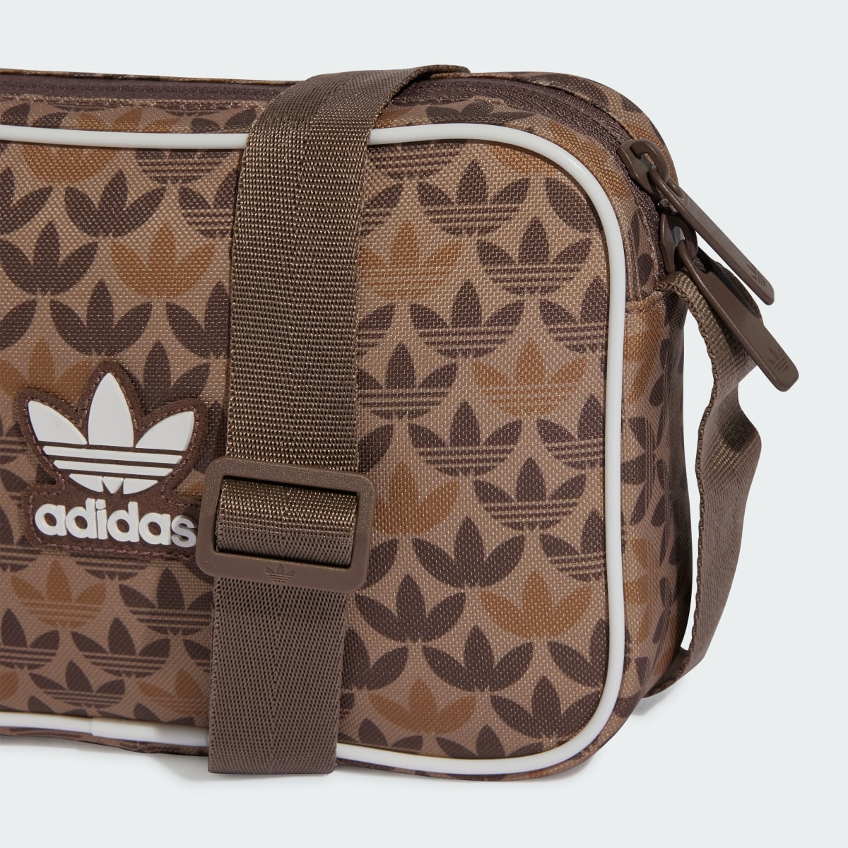 Adidas Bolsa Airliner Mini Monogram. 4