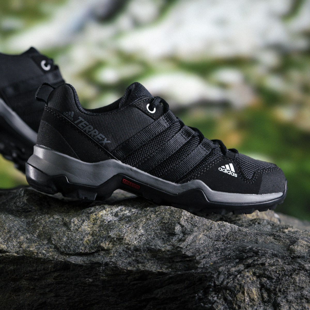 Adidas Zapatilla Terrex AX2R Hiking. 5