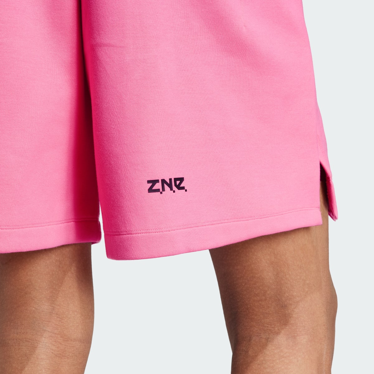 Adidas Pantalón corto Z.N.E. Premium. 5