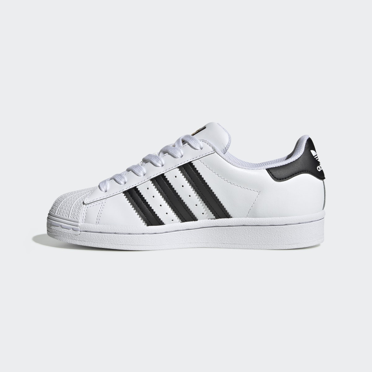 Adidas Chaussure Superstar. 9