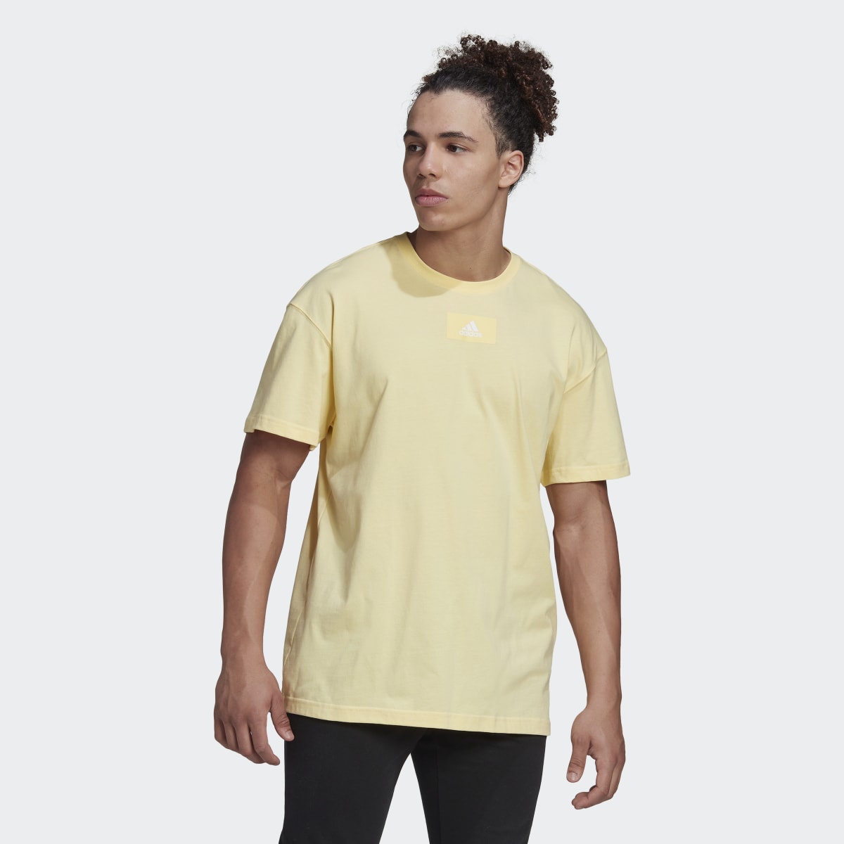 Adidas Playera Essentials FeelVivid Hombro Caído. 4