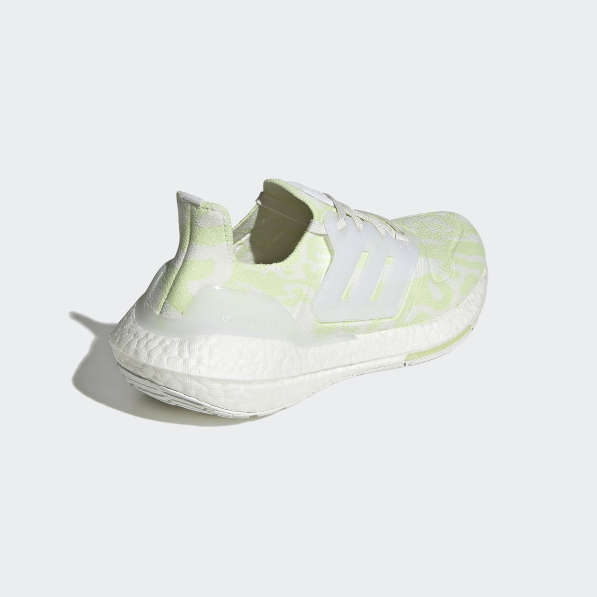 Adidas ULTRABOOST 22 SHOES. 7