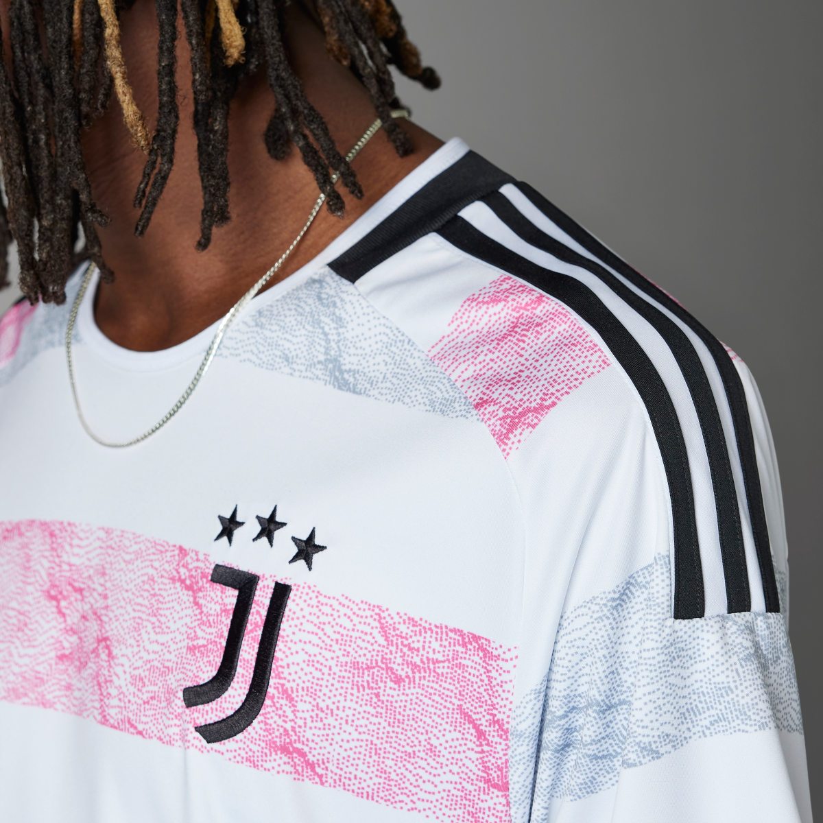 Adidas Camisola Alternativa 23/24 da Juventus. 8