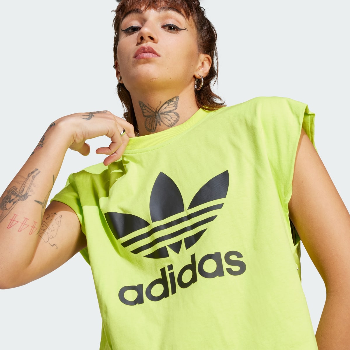 Adidas Big Logo Tee. 8