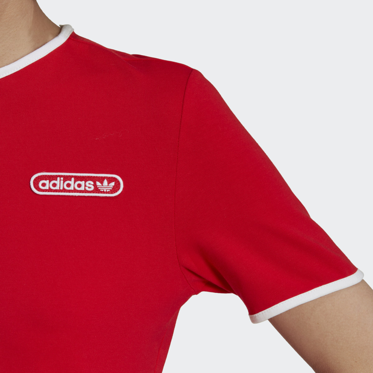 Adidas T-shirt Crop with Binding Details. 7
