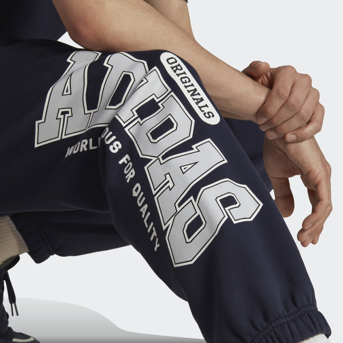 Adidas Sweat pants Varsity. 6