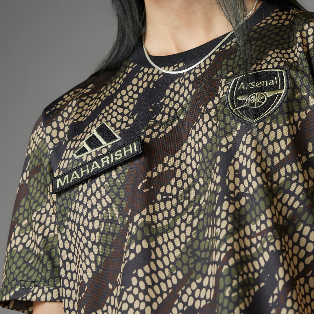 Adidas Jersey Arsenal x Maharishi. 5