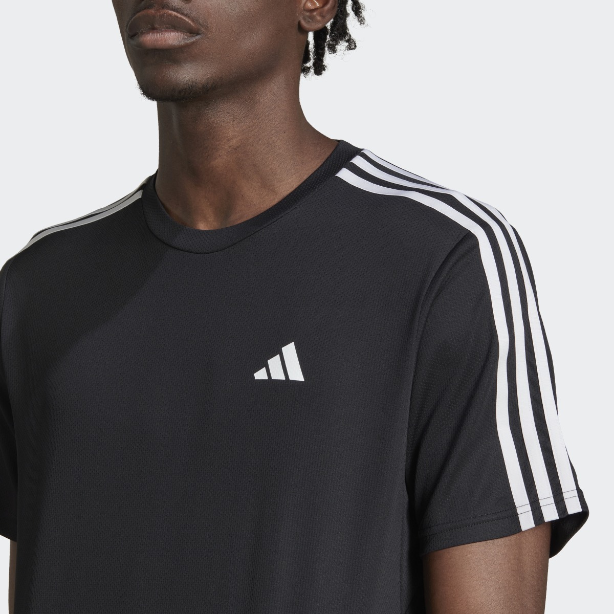 Adidas Playera Train Essentials 3-Stripes. 6