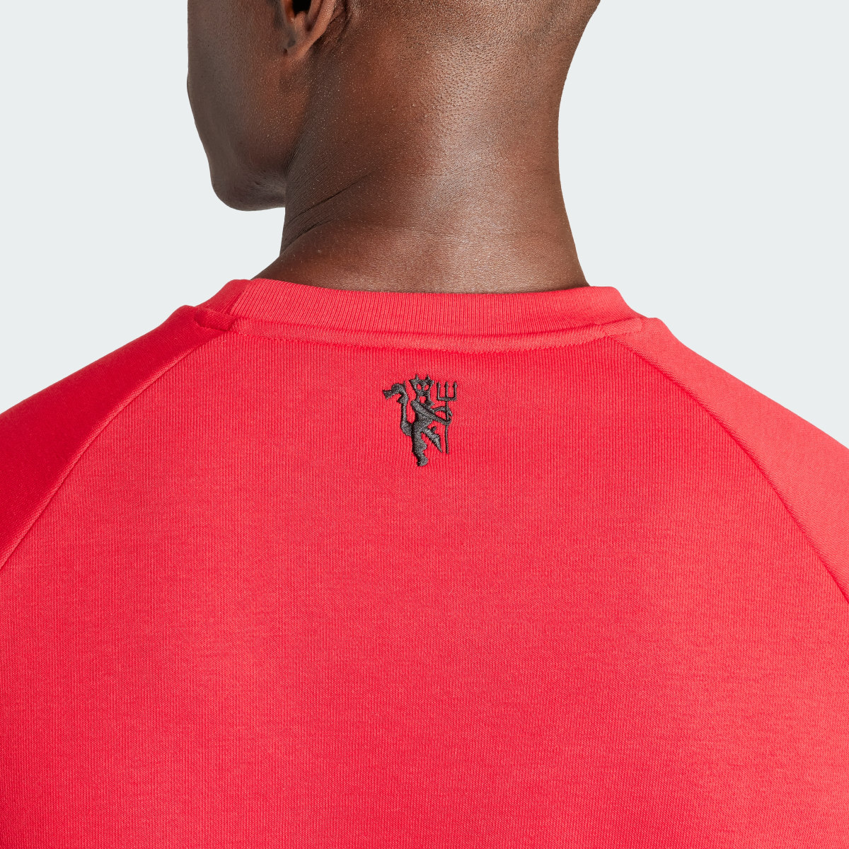 Adidas Sweat-shirt ras-du-cou Trèfle Manchester United Essentials. 7