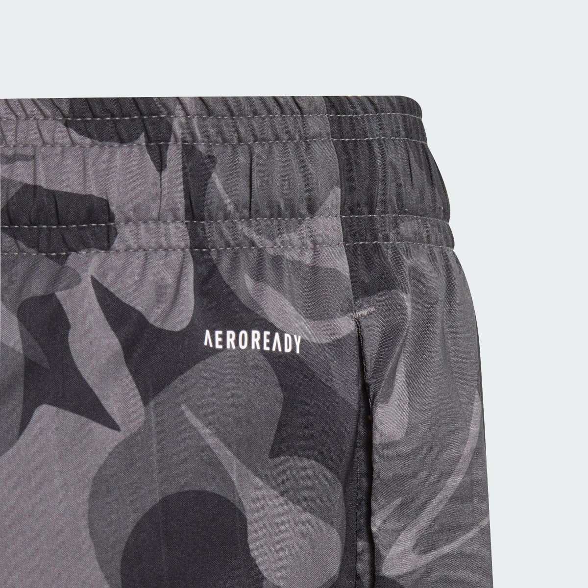 Adidas Pantalón corto Essentials AEROREADY Seasonal Print (Adolescentes). 5