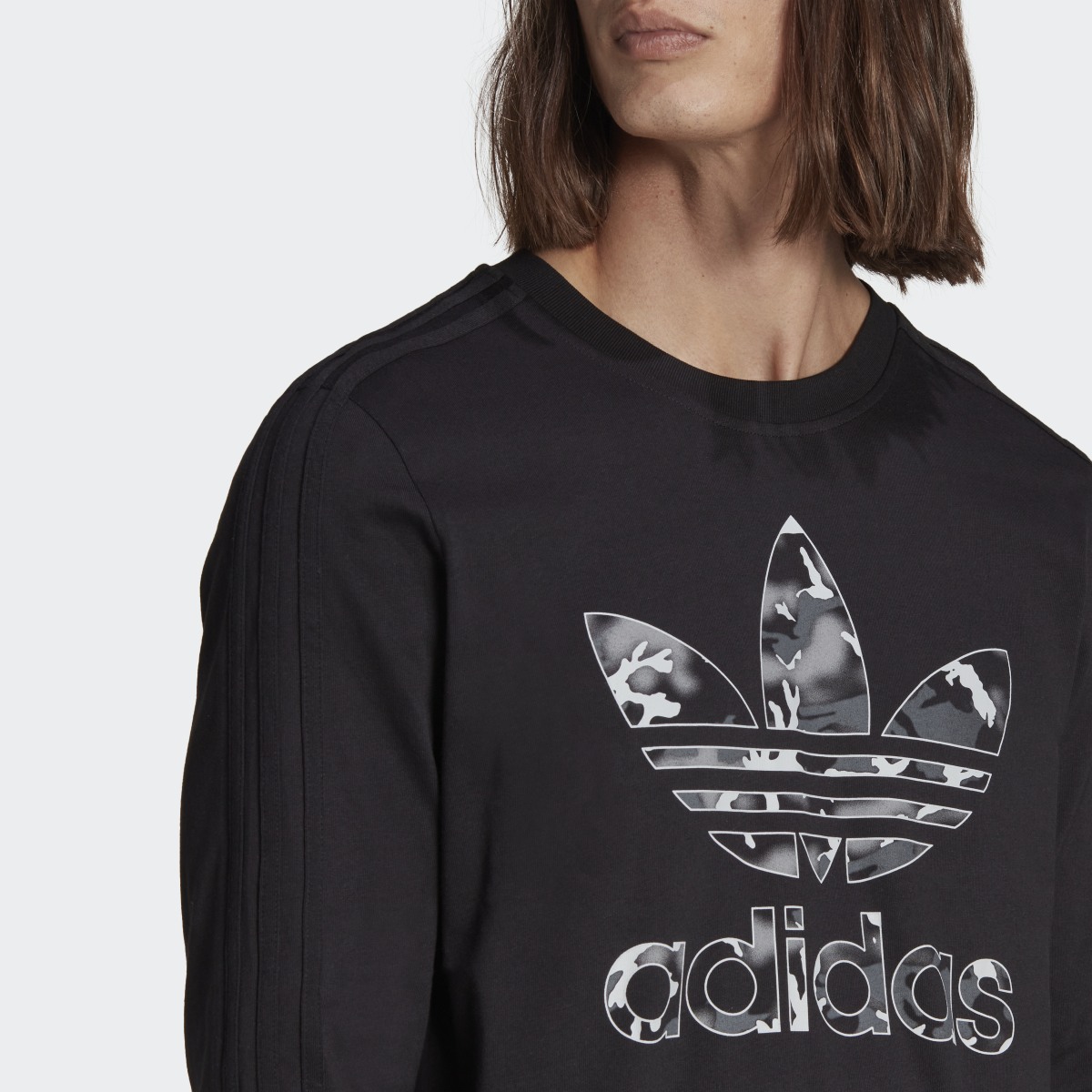 Adidas T-shirt à manches longues graphique à motif camouflage. 6