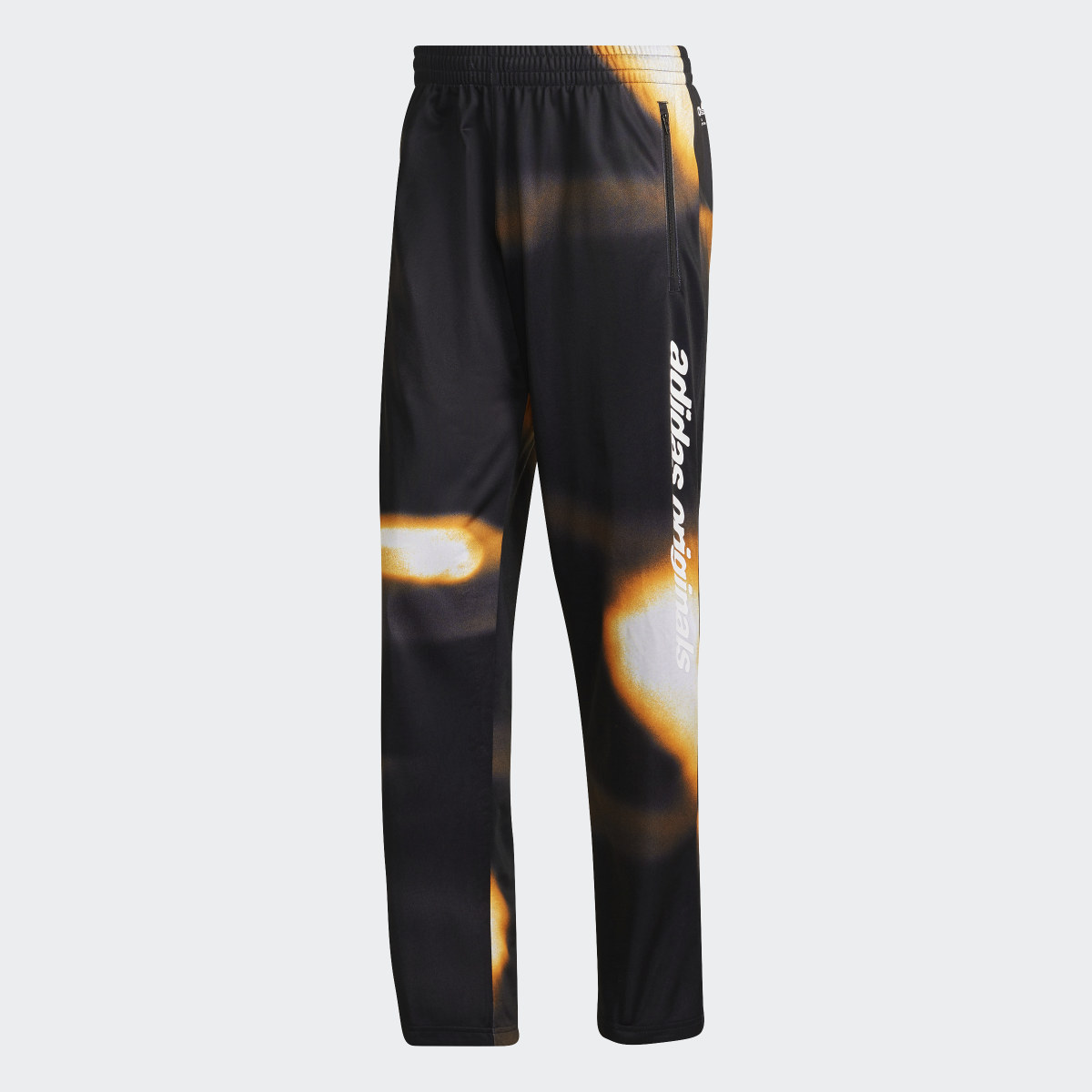 Adidas Pantalon de survêtement Graphics Y2K. 5