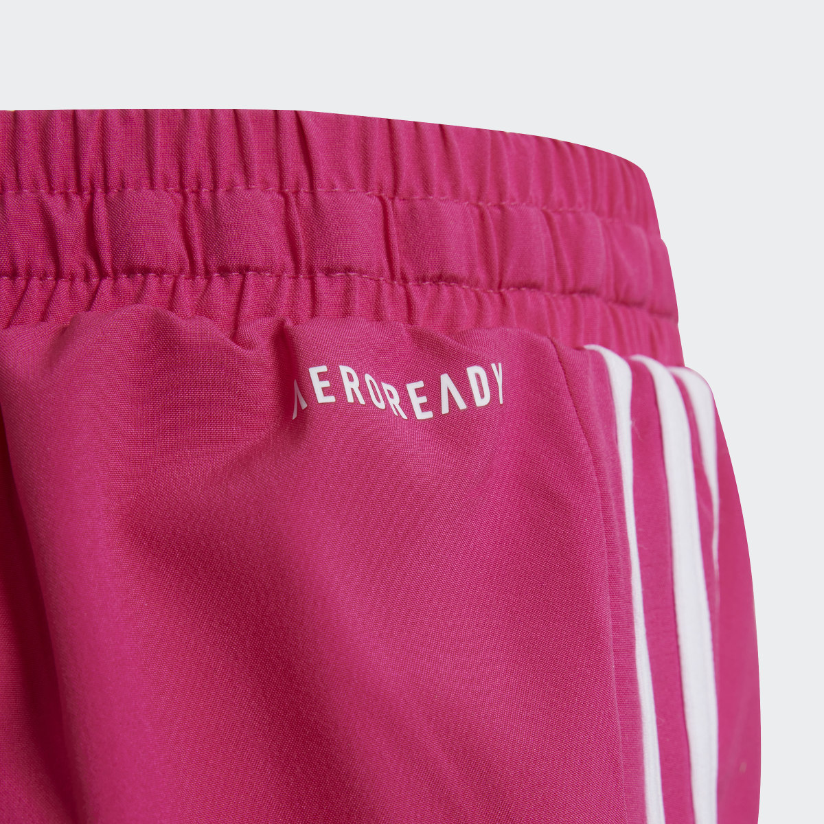 Adidas Designed To Move 3-Streifen Shorts. 5