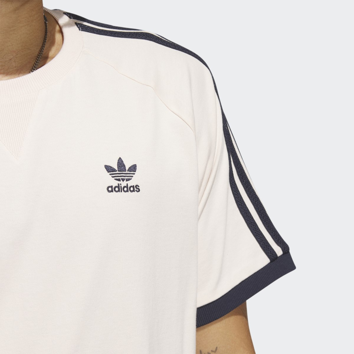 Adidas Playera SST 3 Franjas. 6