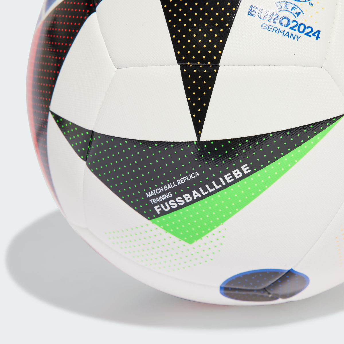 Adidas Balón de Entrenamiento Euro 24. 4