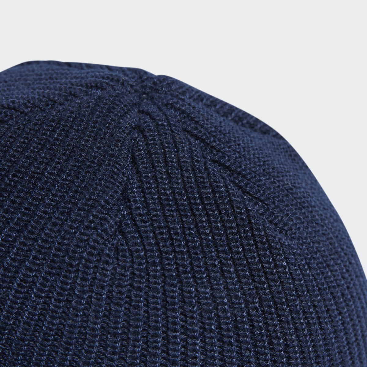 Adidas Adicolor Short Beanie. 4