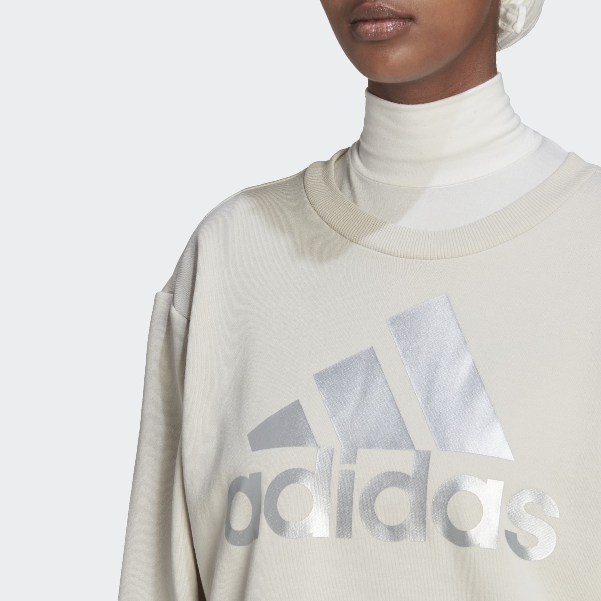 Adidas Essentials Logo Loose Sweatshirt. 6