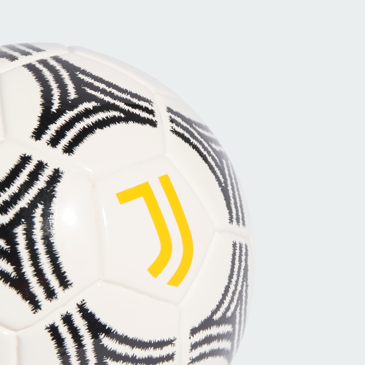 Adidas Minibalón primera equipación Juventus. 4