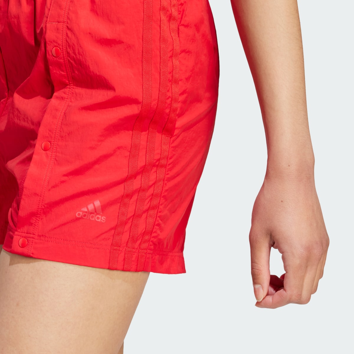 Adidas Tiro Snap-Button Şort. 5