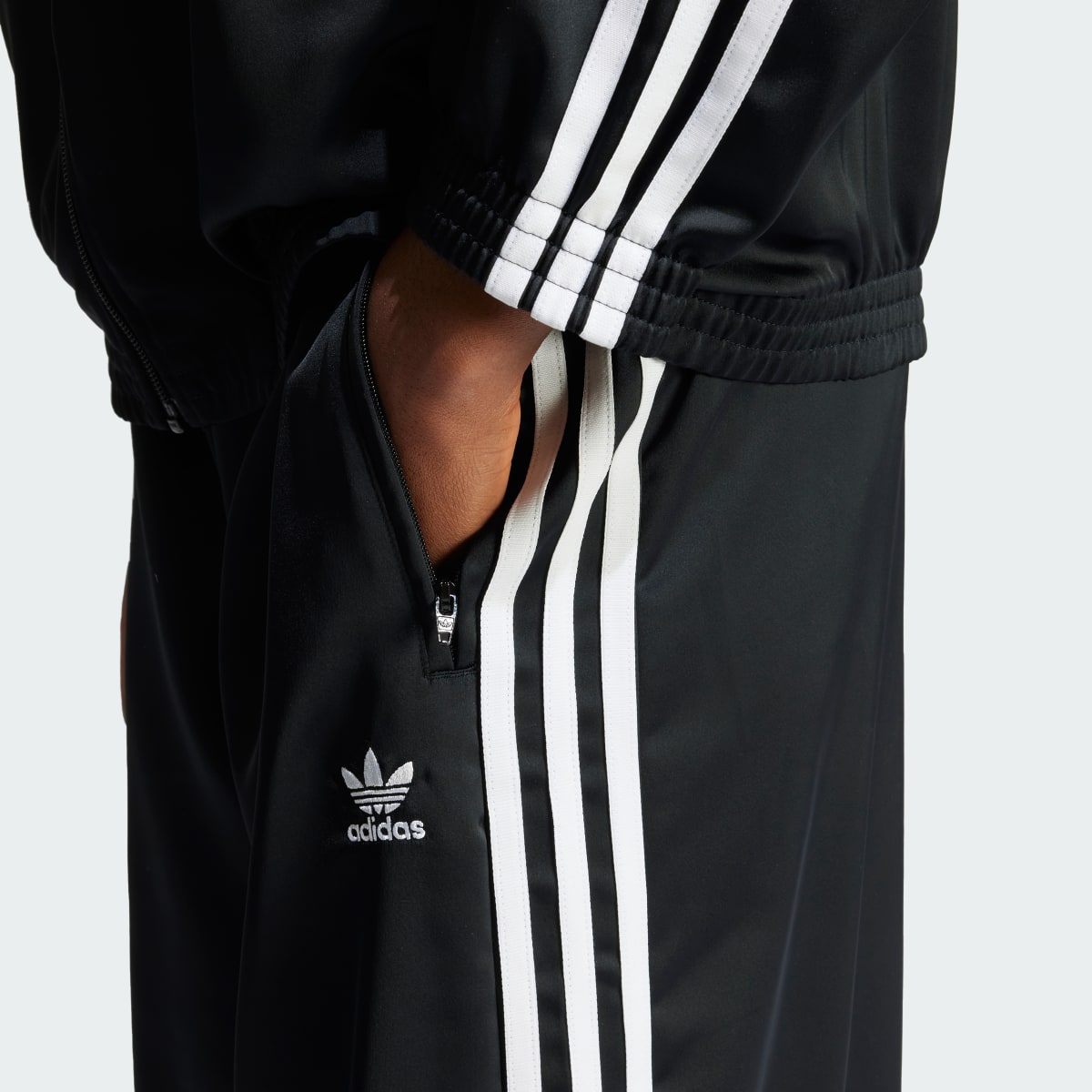 Adidas Pantalón Satin Wide Leg. 5