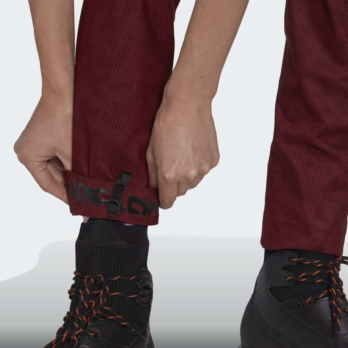 Adidas TERREX Techrock Primeknit RAIN.RDY Hose. 9 Adidas TERREX Techrock Primeknit RAIN.RDY Hose. 9