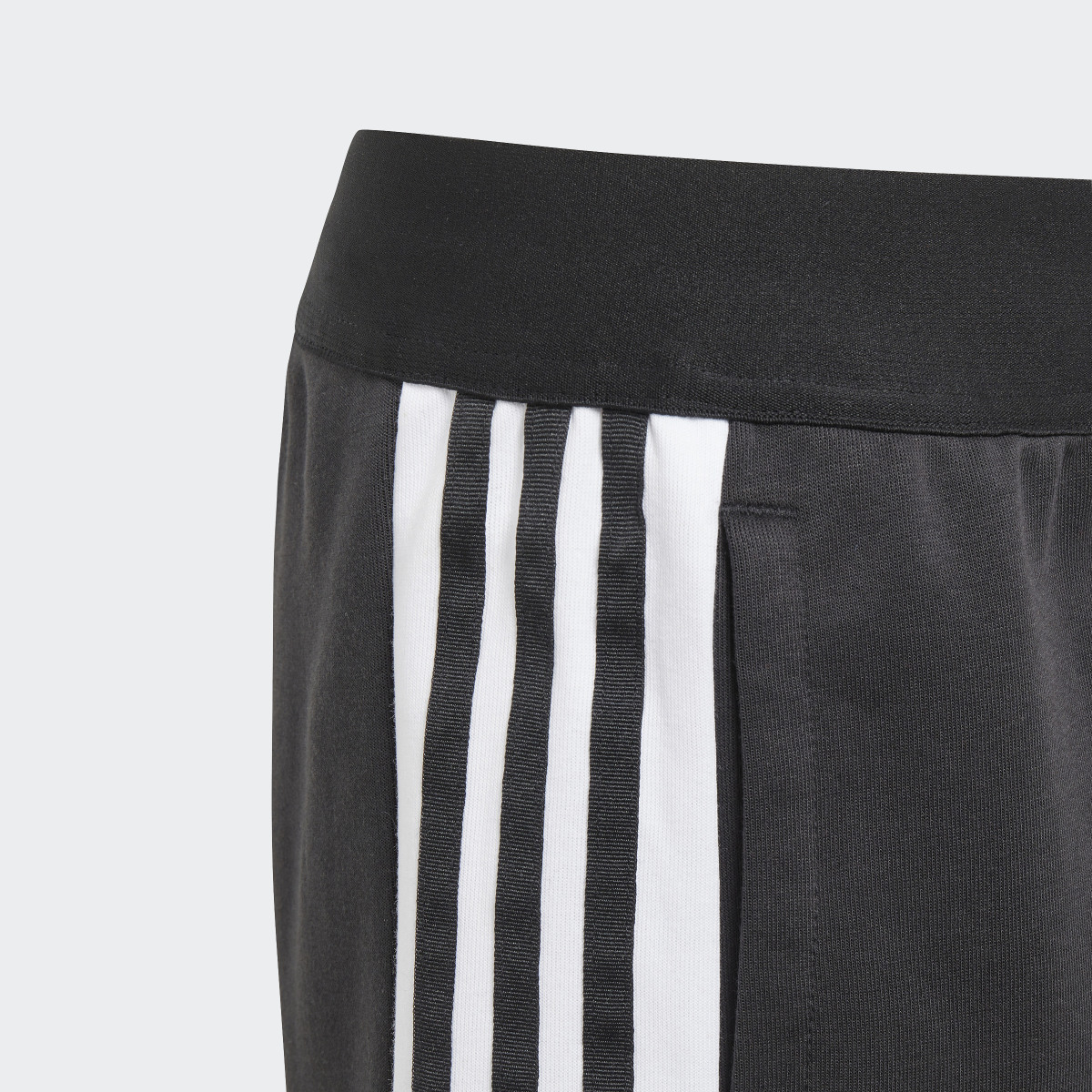 Adidas Tiro Shorts für Kinder. 7