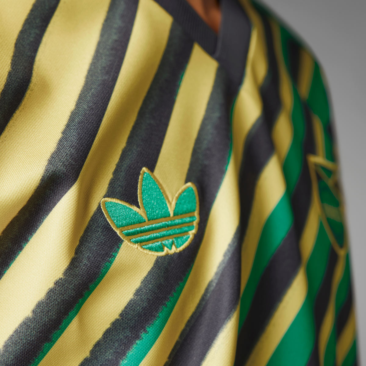Adidas Camiseta Trefoil Jamaica. 9