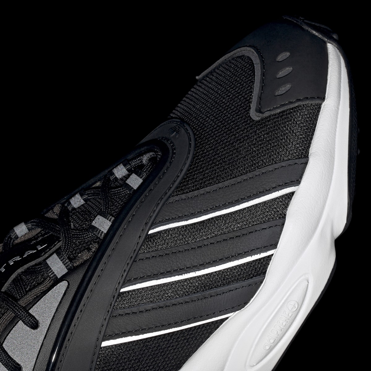 Adidas Chaussure Oztral. 12