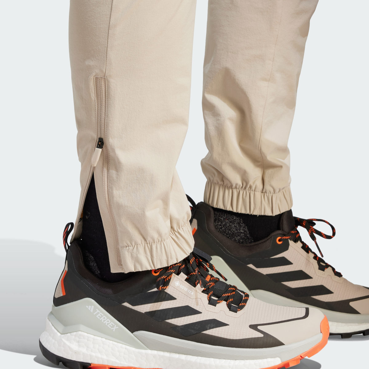Adidas Pantaloni da hiking Terrex Utilitas Zip-Off. 8