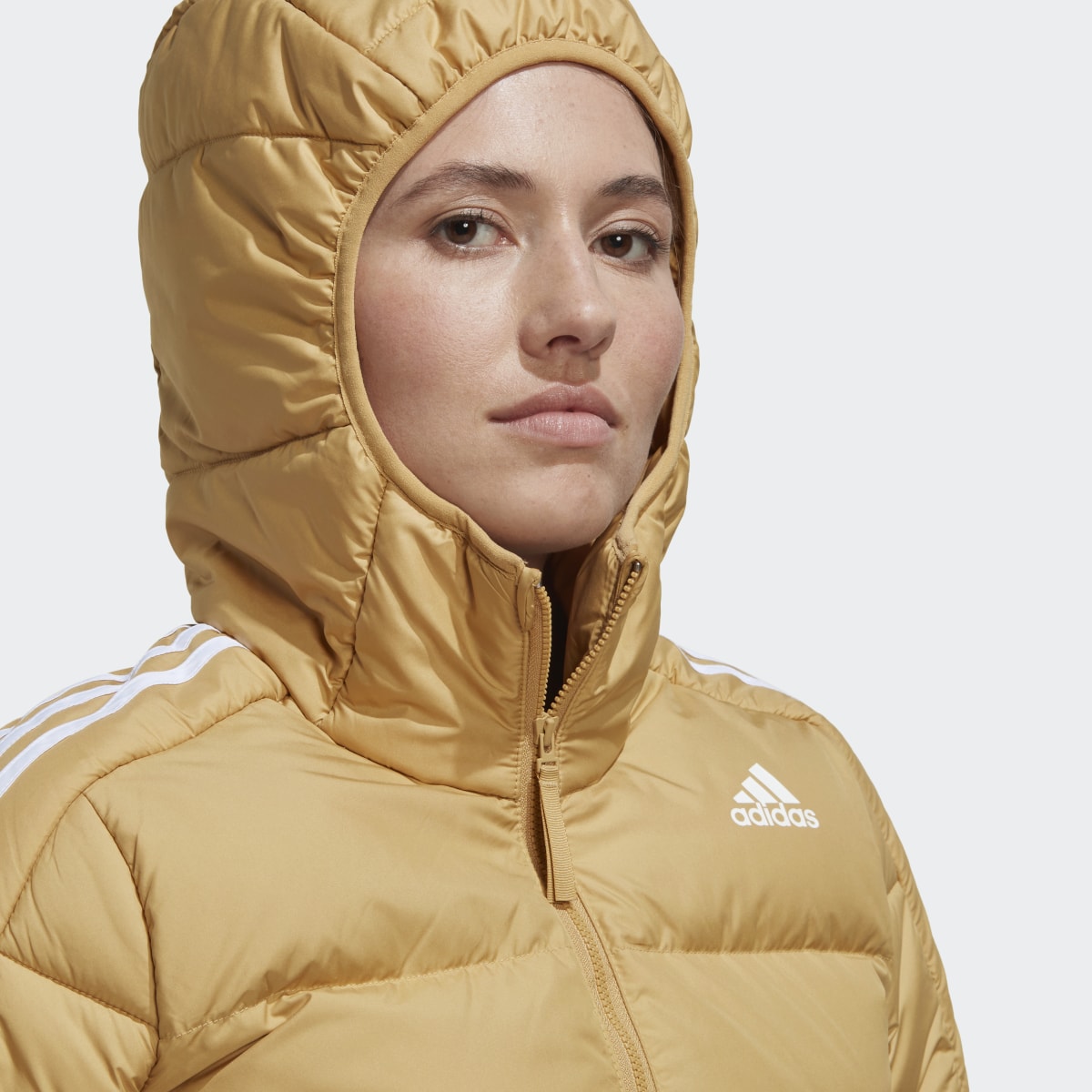 Adidas Veste Essentials Midweight Down Hooded. 9