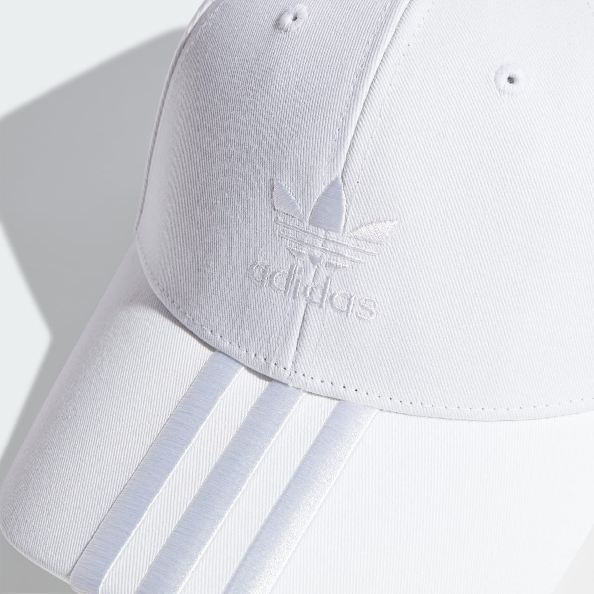 Adidas Cap. 4
