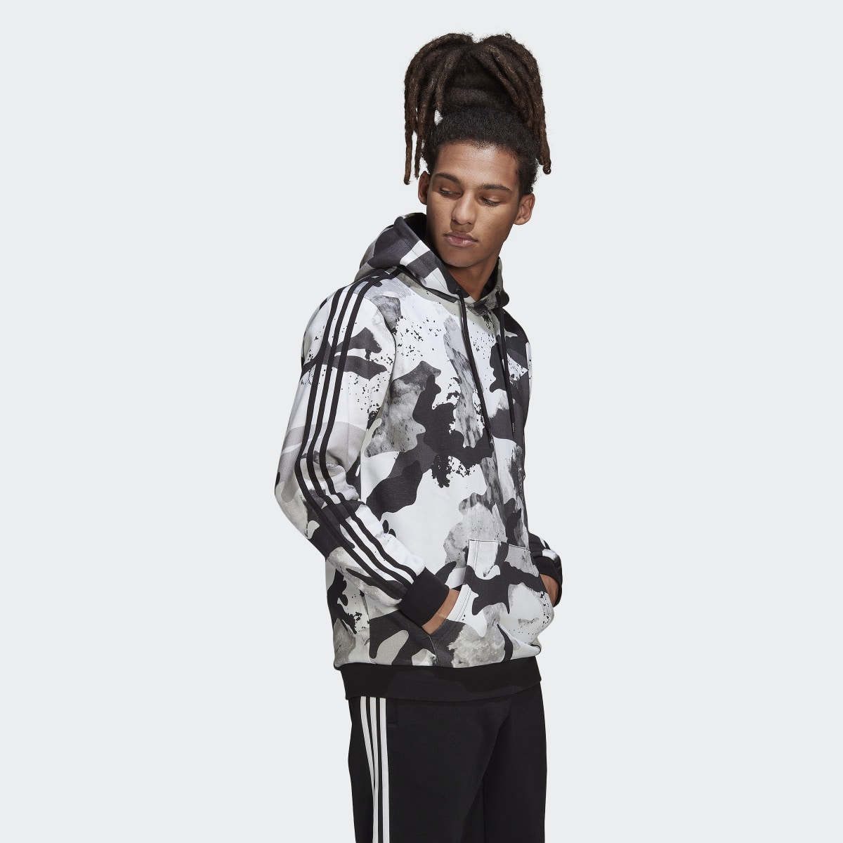 Adidas Sweat-shirt à capuche et imprimé camouflage intégral. 5