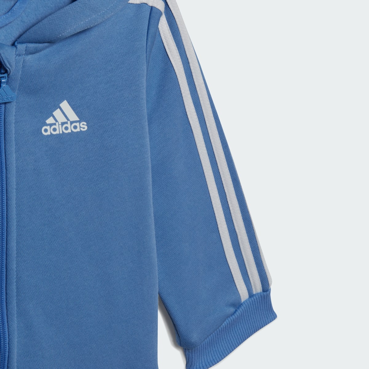 Adidas Conjunto con capucha Essentials. 8