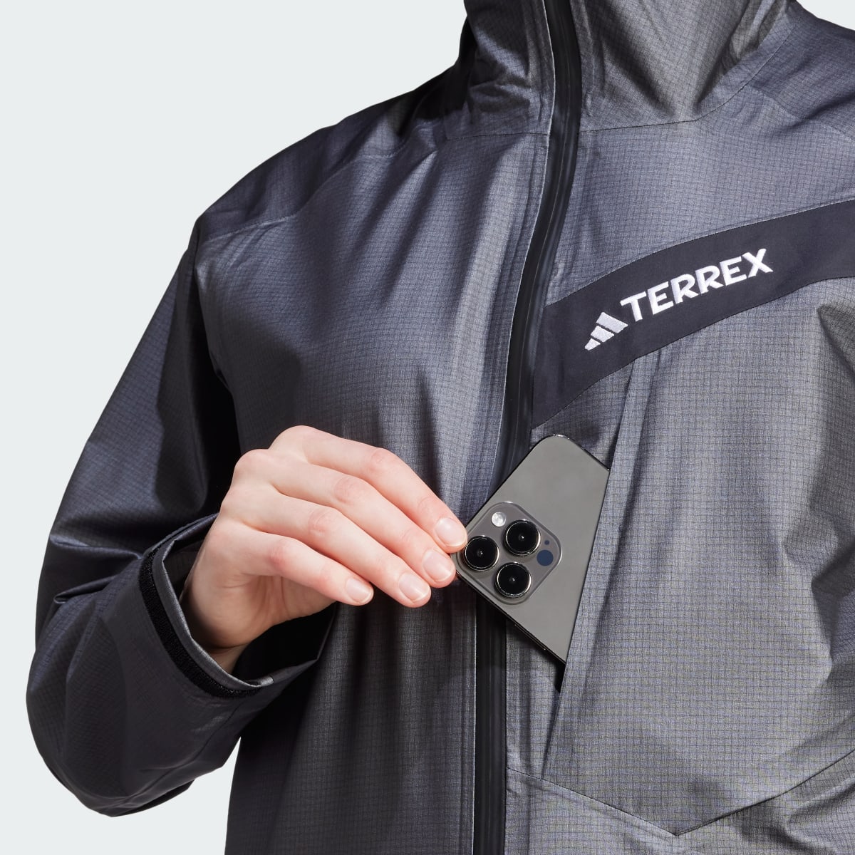 Adidas Chaqueta impermeable Terrex Techrock Light GORE-TEX Active. 7