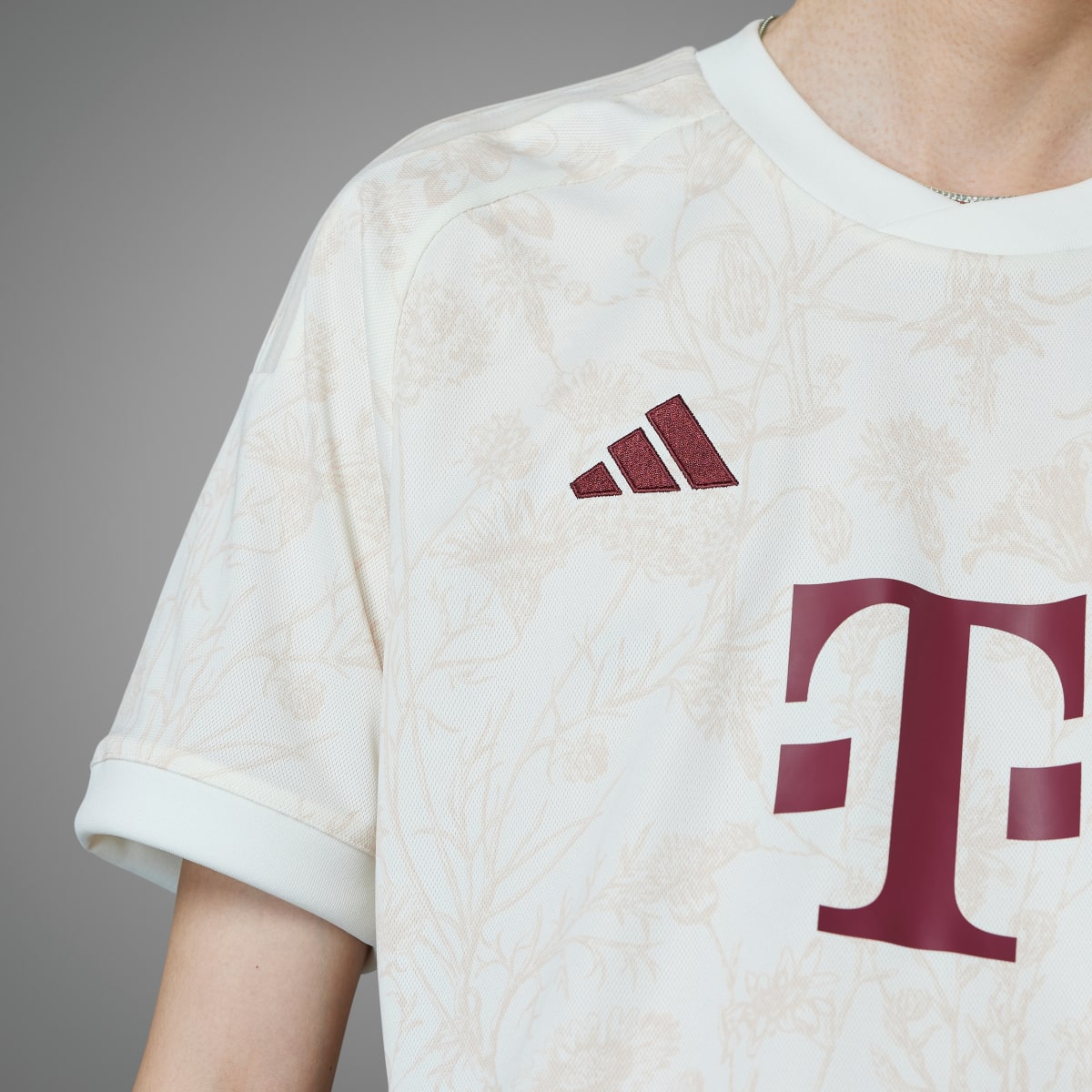 Adidas Camisola do Terceiro Equipamento 23/24 do FC Bayern München. 7