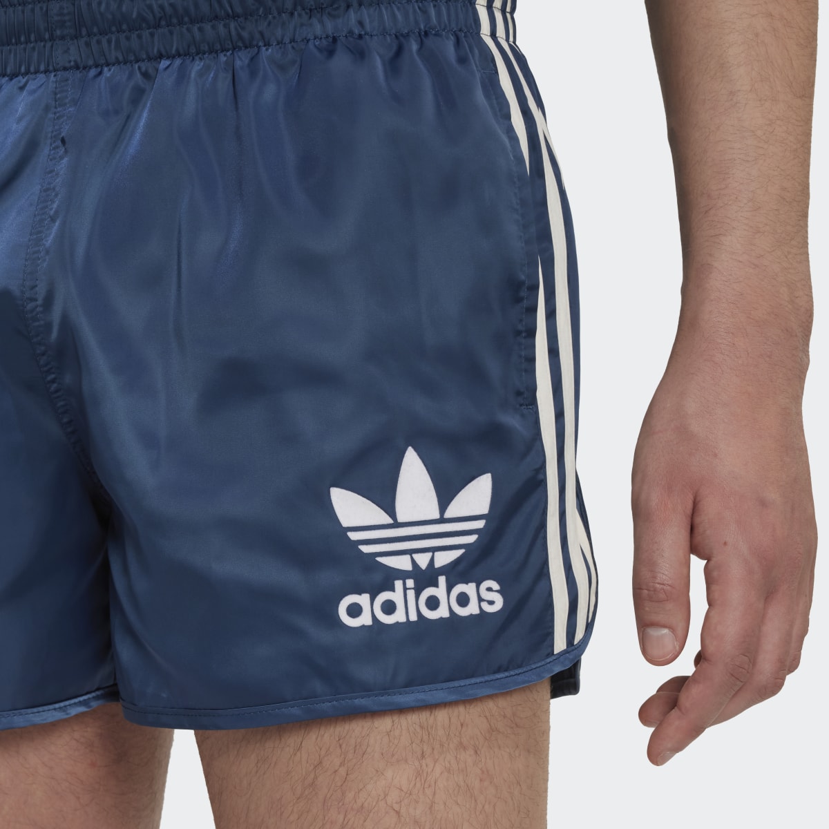 Adidas Short Graphic Mellow Ride Club. 5