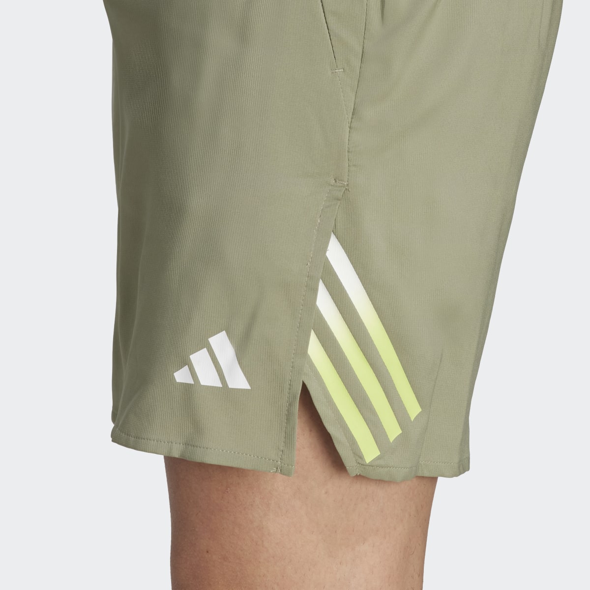 Adidas Short da allenamento Train Icons 3-Stripes. 6