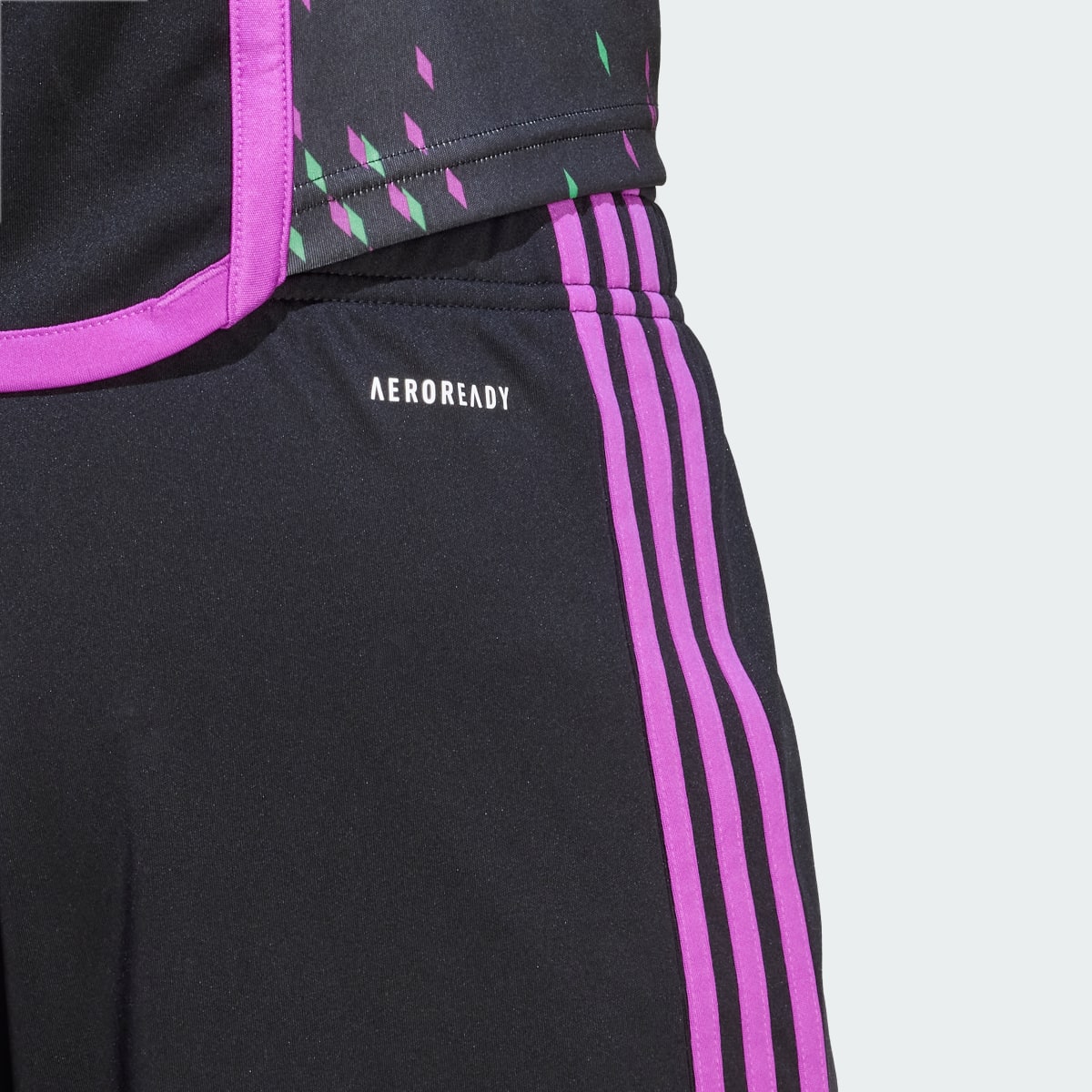 Adidas FC Bayern München 23/24 Auswärtsshorts. 6