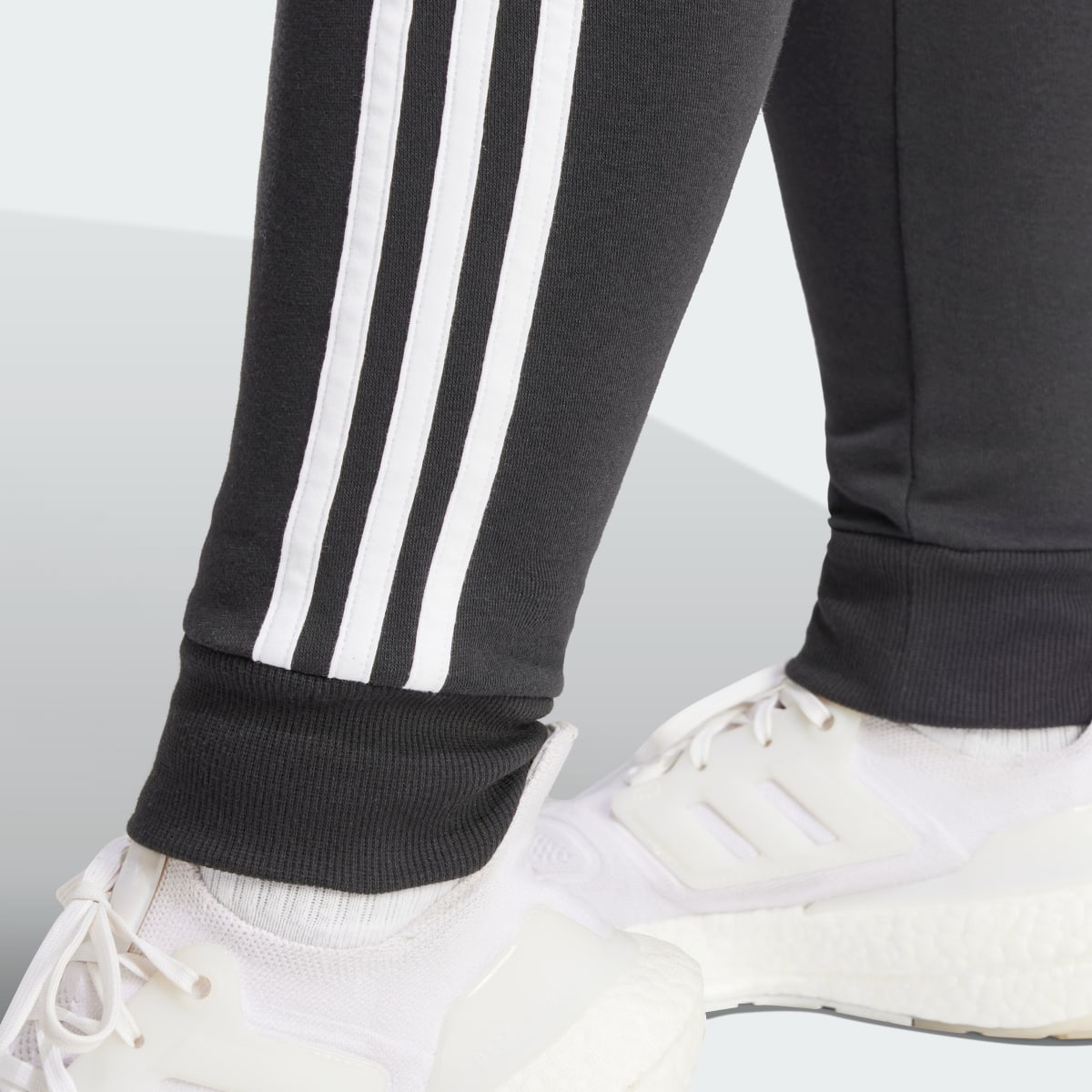 Adidas Spodnie dresowe Tiro 24. 8