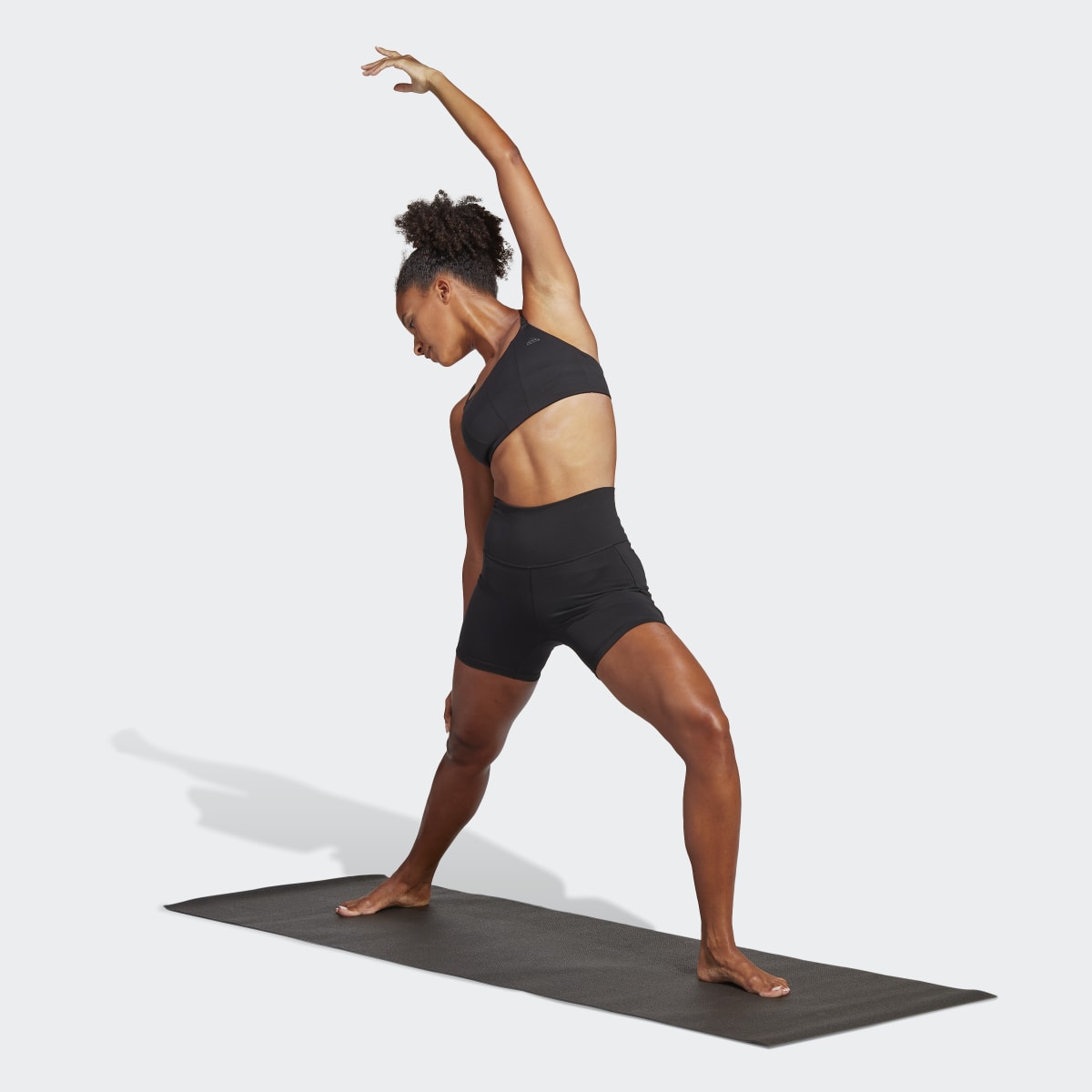 Adidas Mallas cortas Yoga Studio Five-Inch. 4