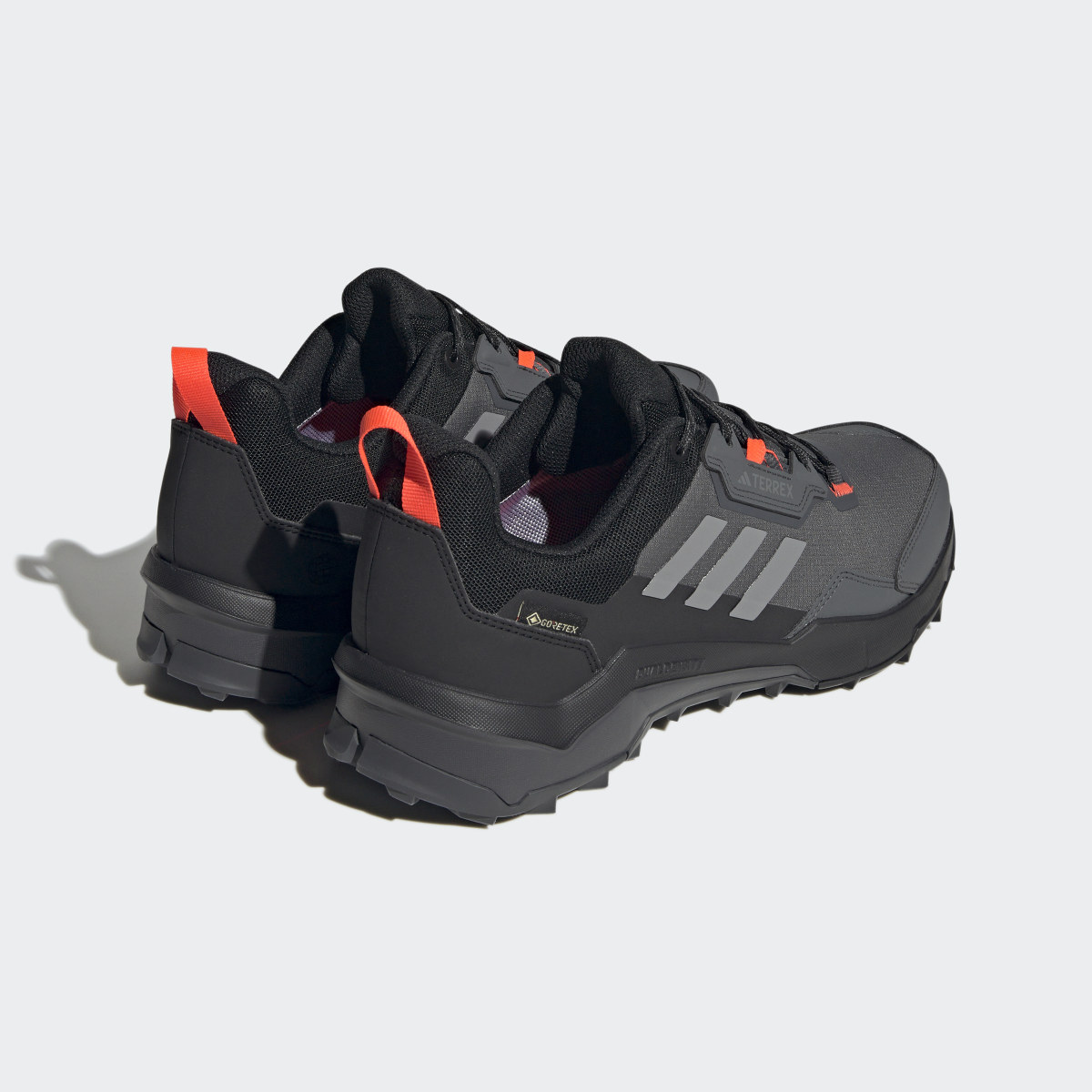 Adidas Terrex AX4 GORE-TEX Yürüyüş Ayakkabısı. 6